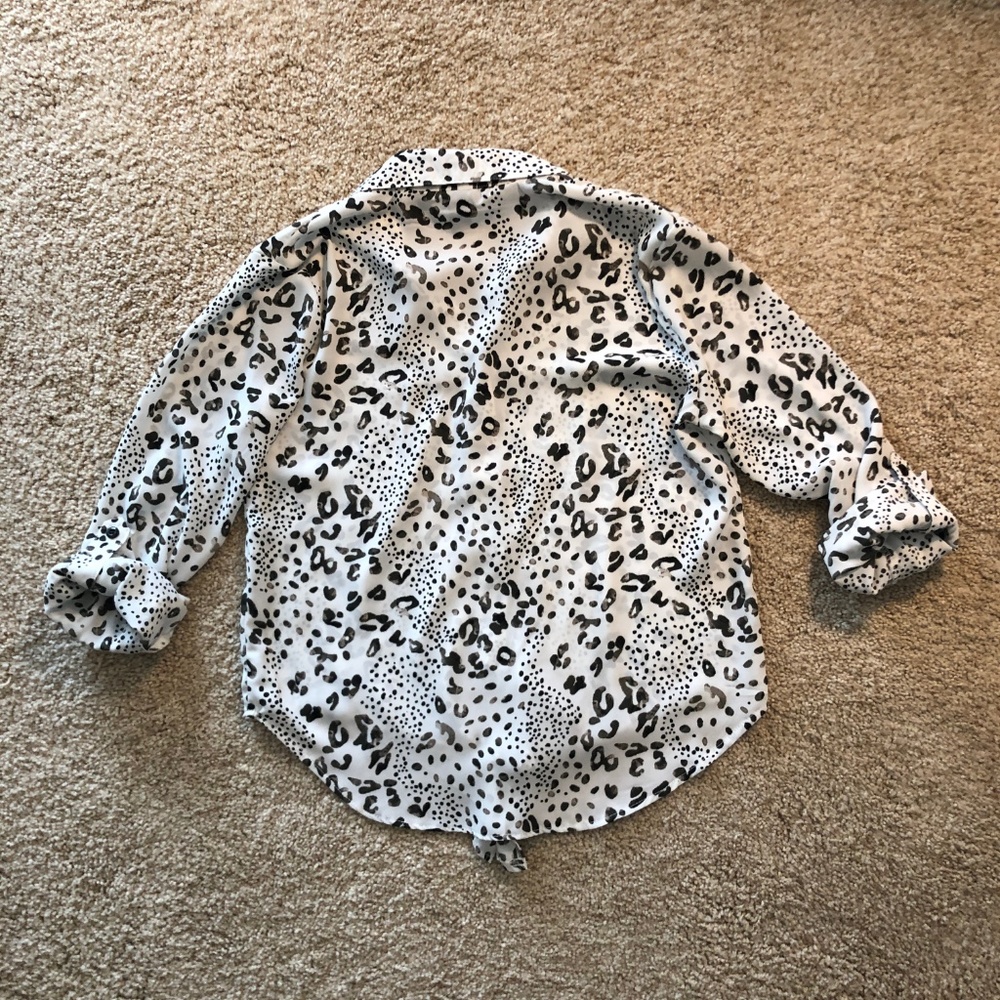 Charlotte Russe tie front blouse NWOT - Picture 6 of 6